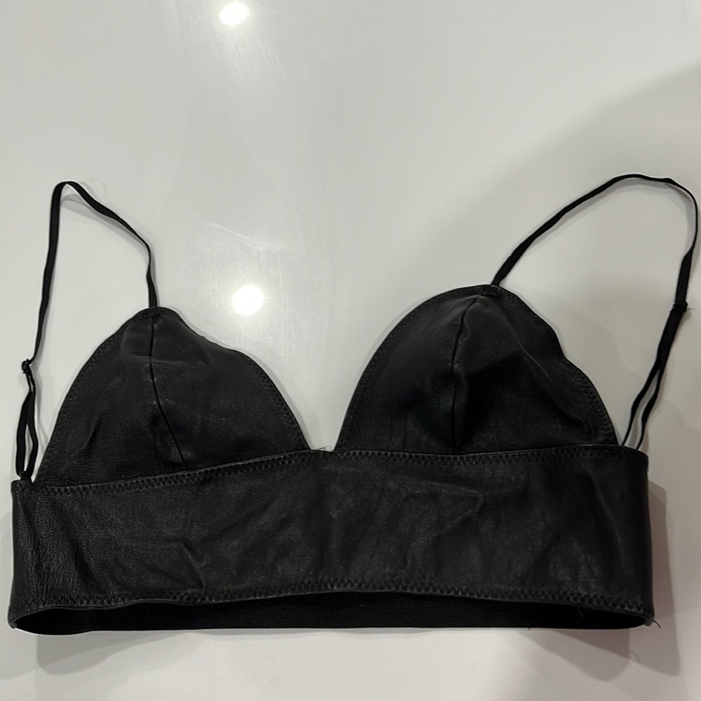 Very cute Top straps and stretch band in the back